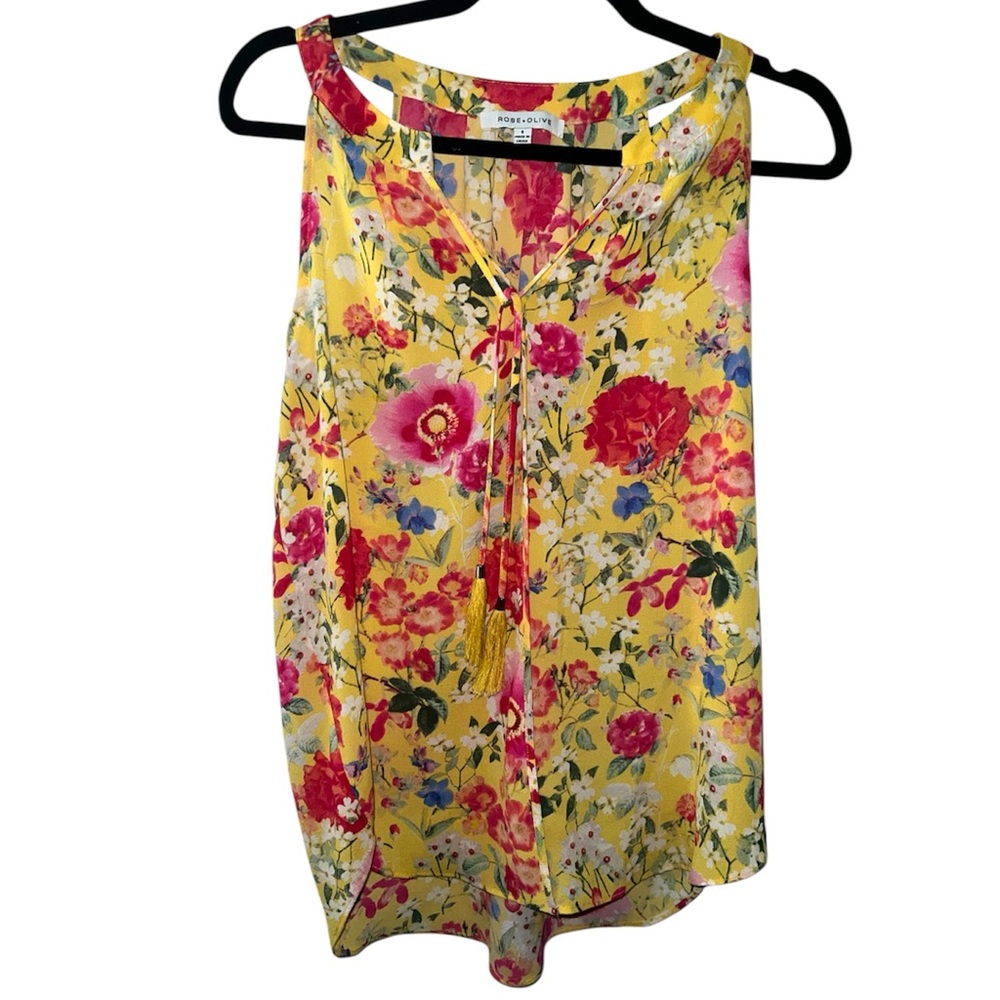 𝐑𝐎𝐒𝐄 & 𝐎𝐋𝐈𝐕𝐄 | FLORAL SUMMER SLEEVELESS BLOUSE